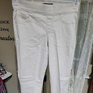 (2493) Nine West Jeans Women's, Size 4, pull on skinny, Pants.